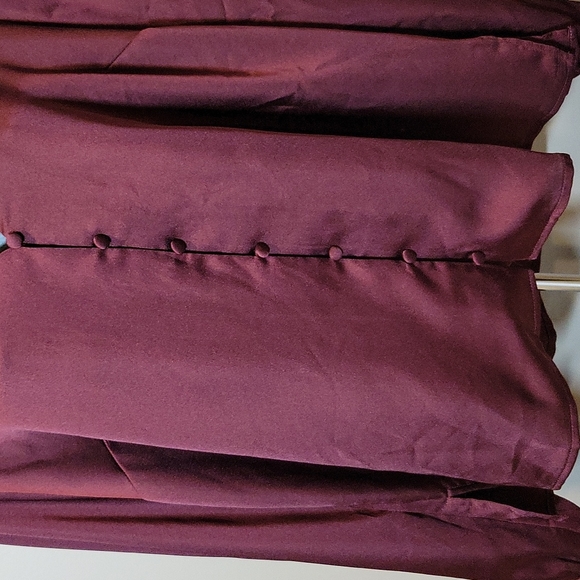 NWT Forever 21+ :  Wine Colored Button Up Blouse   0X - Picture 3 of 6